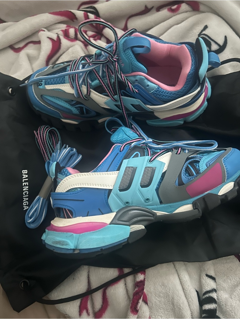 Balenciaga Women’s Blue, Pink & Gray sneaker - Picture 3 of 4